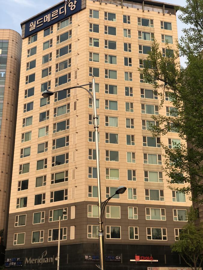 Apartment World Merdian *